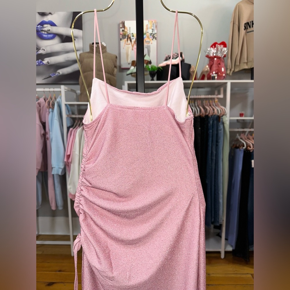 🍀3/$30 Pink Sleeveless Ruched Dress with Slit - Picture 9 of 10